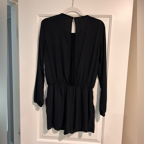 Romper great condition size small - Picture 2 of 3